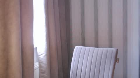       online show from April 28, 6:50 am