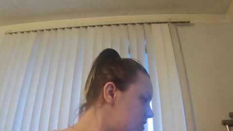 pinessbunny69 online show from April 8, 12:13 am