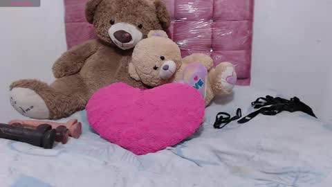 pink_love_25 online show from April 22, 7:16 am