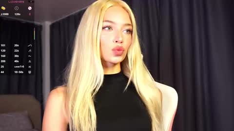 Snapshot of pink_princess_k chatting on October 16, 5:37 pm Kate online show from October 16, 5:37 pm
