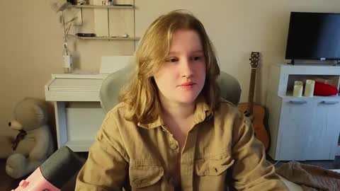 pinkiep1e online show from May 14, 3:23 am