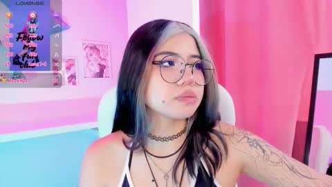Snapshot of pinkk_demon chatting on October 2, 2:22 pm PINKK online show from October 2, 2:22 pm