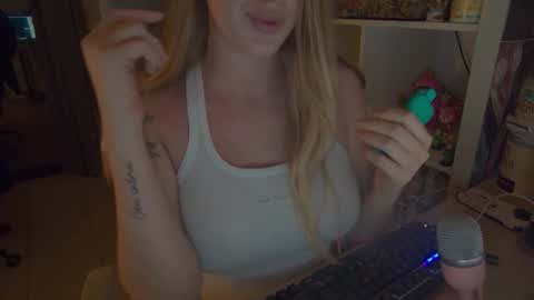 pinkladyx2 online show from October 16, 10:56 pm