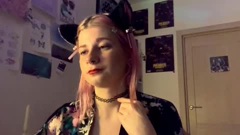 Snapshot of pinkvampire chatting on October 7, 8:57 pm Sara online show from October 7, 8:57 pm