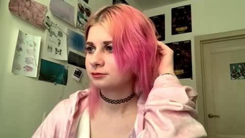 Snapshot of pinkvampire chatting on October 4, 1:39 pm Sara online show from October 4, 1:39 pm