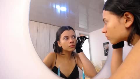 pinky_f00x online show from April 18, 7:07 pm