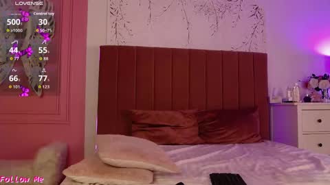 Pinky online show from June 10, 1:49 am