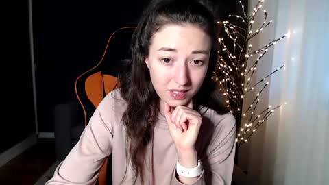 Snapshot of piscesgirl06 chatting on December 13, 6:21 am piscesgirl06 online show from December 13, 6:21 am