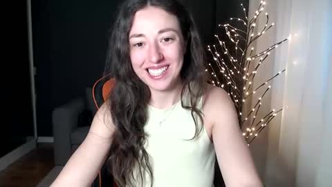Snapshot of piscesgirl06 chatting on December 23, 5:39 am piscesgirl06 online show from December 23, 5:39 am