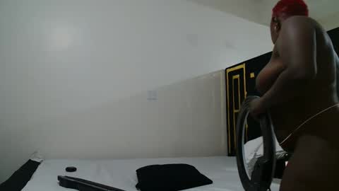 pixietease1 online show from April 10, 11:05 am