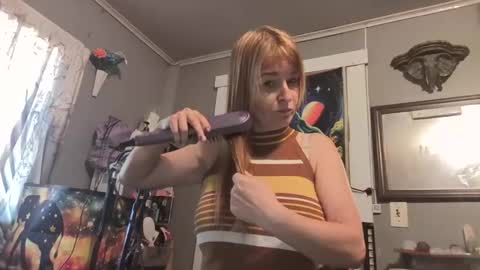 pizzedwife online show from April 21, 5:31 pm