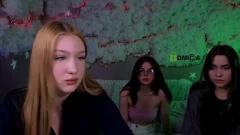 Sophie online show from March 8, 8:46 pm