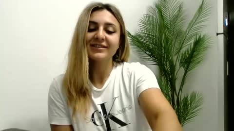 PlayfulNicole online show from June 25, 2:11 am