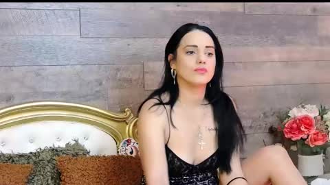 Snapshot of playfulsamy chatting on January 6, 5:19 am PlayfulSamy online show from January 6, 5:19 am