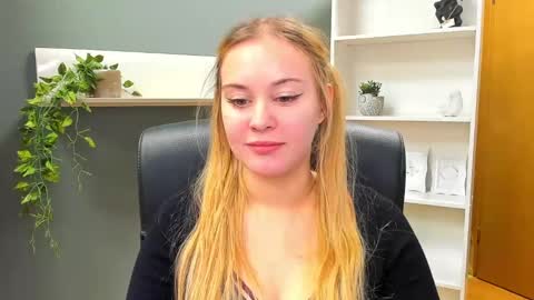 Snapshot of playgirl_valeria chatting on January 19, 5:49 pm Valeria online show from January 19, 5:49 pm