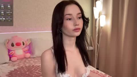 Simona and Bonnie online show from April 21, 2:57 pm