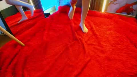 JUAN AND JULI online show from November 10, 8:59 pm