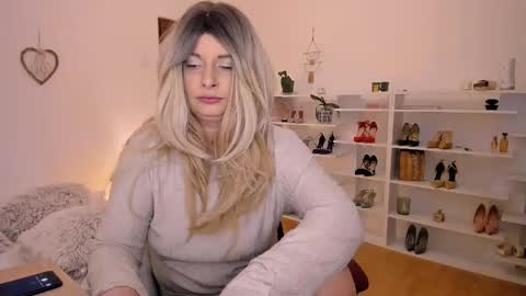 Snapshot of pleasurewitch chatting on January 14, 7:32 pm PleasureWitch online show from January 14, 7:32 pm