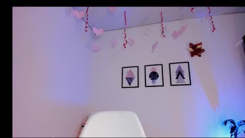 Snapshot of pocahontas_sensual chatting on February 17, 11:43 pm Jasmine online show from February 17, 11:43 pm