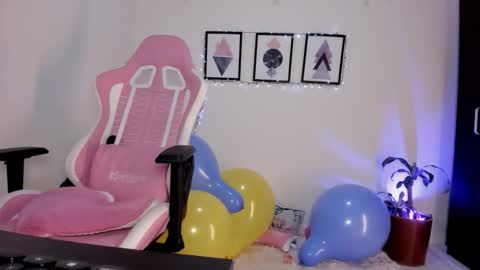 Snapshot of pocahontas_sensual chatting on October 18, 2:14 am Jasmine online show from October 18, 2:14 am