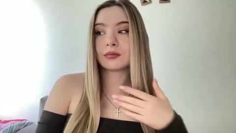 polishangel222 online show from March 8, 10:41 am