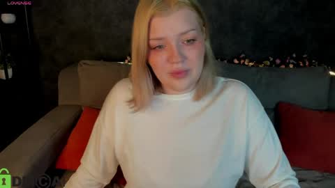 Polly online show from April 24, 1:19 am