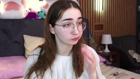 Polly online show from February 7, 10:30 am