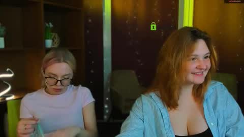 polly_cute1 online show from March 16, 7:29 pm