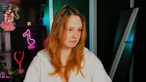 polly_cute1 online show from April 22, 7:11 pm