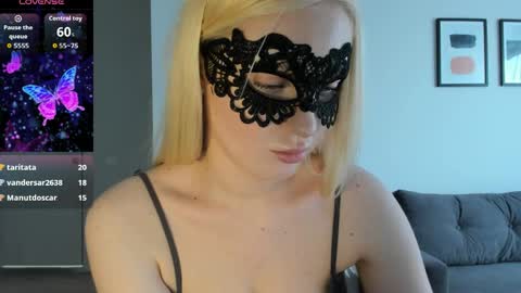polly_skil online show from May 6, 4:00 pm