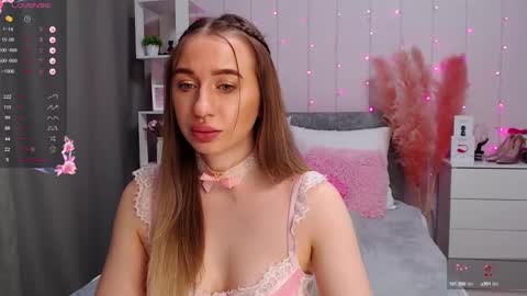 Snapshot of pornogirlx chatting on February 25, 8:11 pm Masha online show from February 25, 8:11 pm