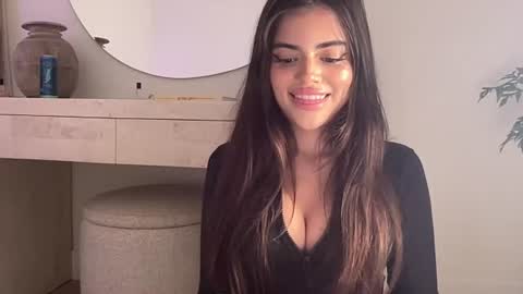 Selena online show from August 8, 2:19 am