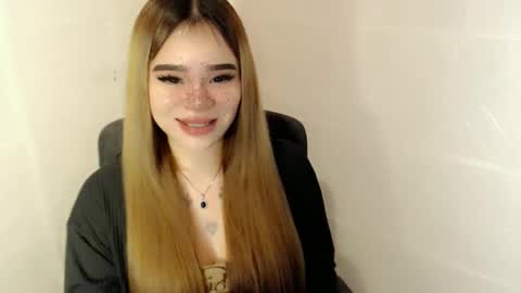 MAXXINE online show from April 4, 6:01 am