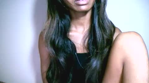 prettiethalia online show from March 11, 6:54 pm