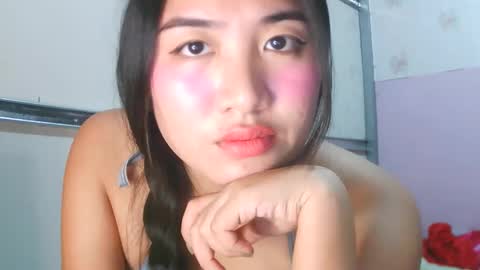 pretty_am online show from May 7, 6:44 pm