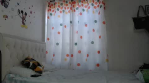 Annah online show from October 6, 9:15 am