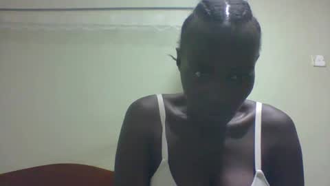 pretty_betty_ online show from February 7, 11:01 am