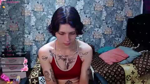 pretty_cristal22 online show from April 26, 3:32 pm