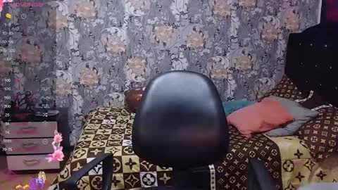 pretty_cristal22 online show from April 25, 1:41 pm