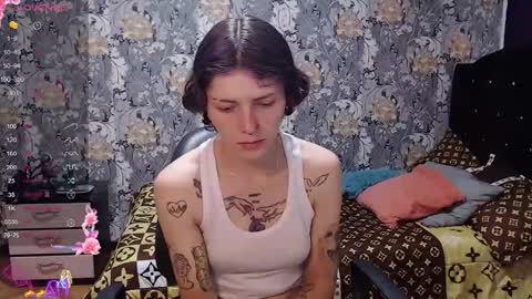 pretty_cristal22 online show from April 25, 12:19 pm