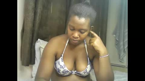 pretty_kylah online show from April 23, 2:52 am