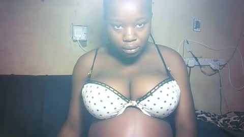 pretty_milan online show from March 18, 7:57 am