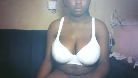 pretty_milan online show from April 28, 7:45 am