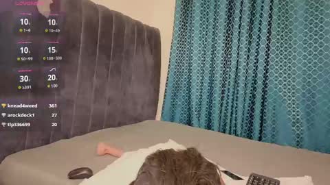pretty_peshy online show from May 30, 3:48 am
