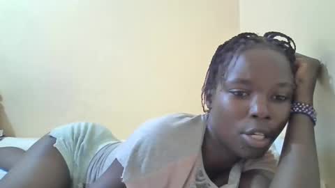 pretty_petite_ebony online show from March 5, 7:05 am