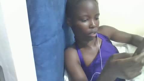 pretty_petite_ebony online show from April 21, 1:42 am