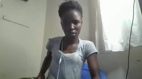 pretty_petite_ebony online show from October 31, 4:47 am