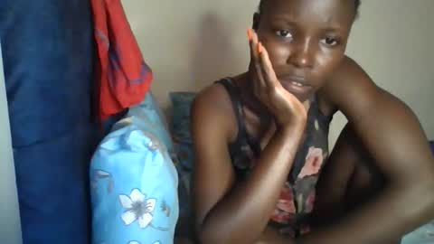 pretty_petite_ebony online show from March 3, 7:42 pm