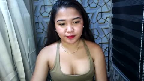 pretty_pharsa online show from August 8, 3:31 pm