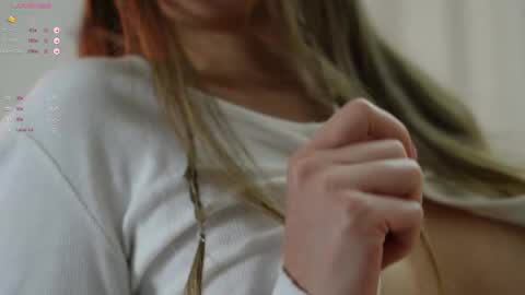 Snapshot of pretty_princess_elina chatting on February 18, 7:21 pm Elina online show from February 18, 7:21 pm